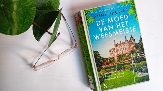 Boekrecensie: De moed van het weesmeisje – Anne&nbsp;Jacobs