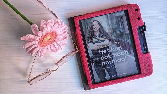 Boekrecensie: Het kan ook nooit normaal – Lieke&nbsp;Hester