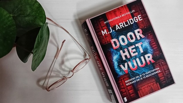 Boekrecensie: Door het vuur – M.J.&nbsp;Arlidge